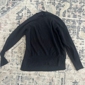 Women's Theory Black Crew Neck Sweater M